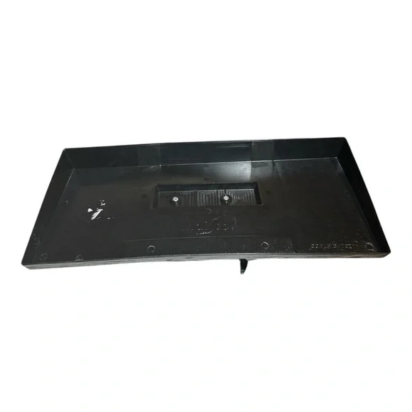 Vintage 1:18 scale diecast model of a 1992 Jaguar XJ220, manufactured by Maisto. - Picture 5 of 10